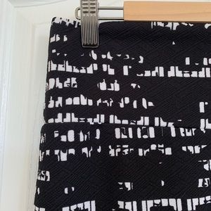 LuLaRoe Cassie Skirt: L Black and White Soeckled